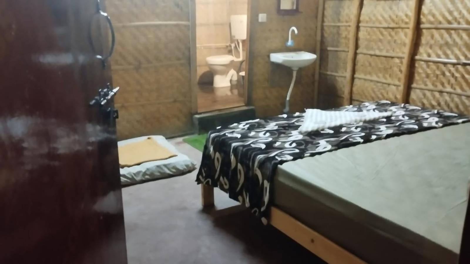 Sampige Heritage Koppal Kamer foto