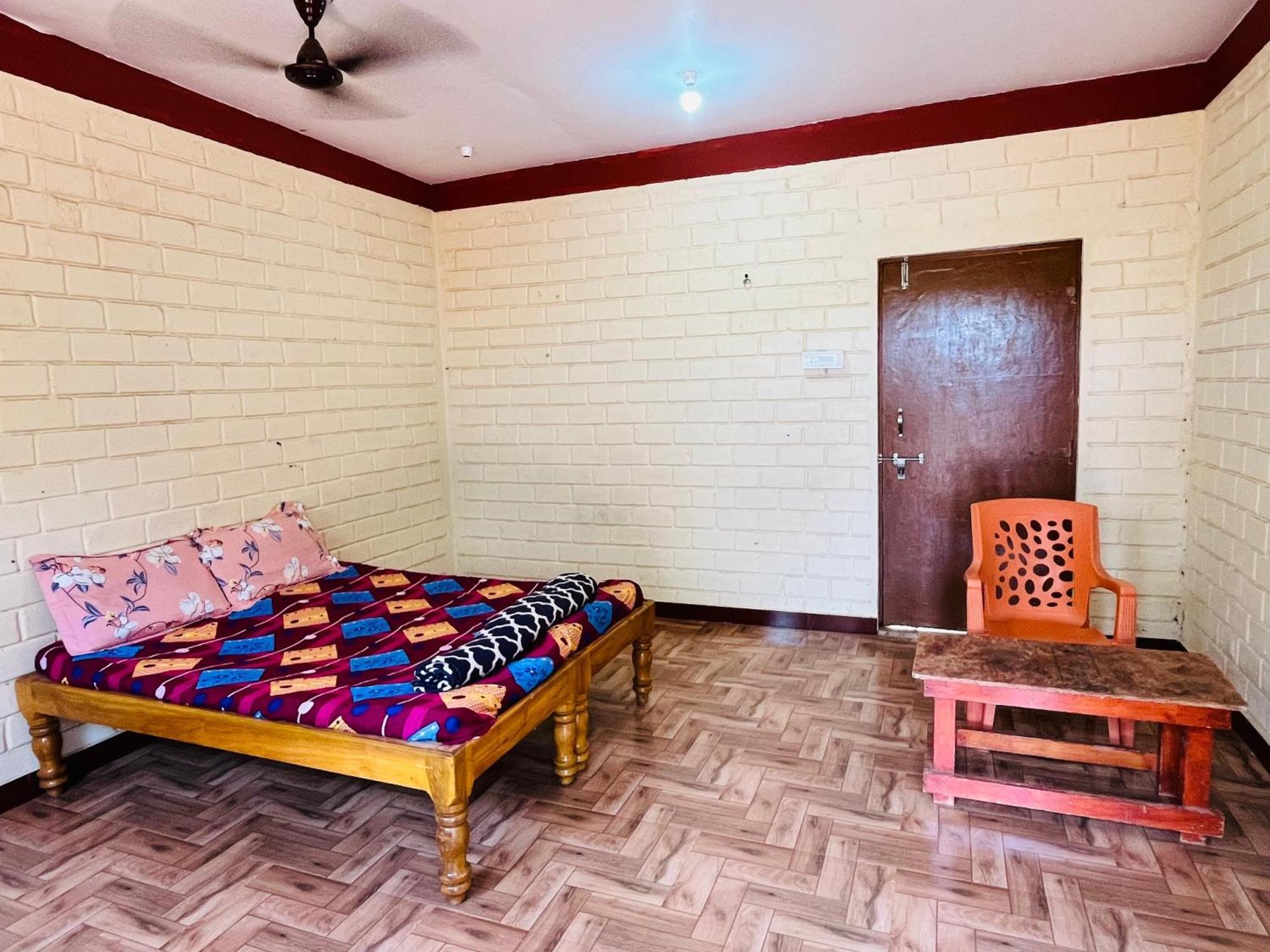 Sampige Heritage Koppal Kamer foto